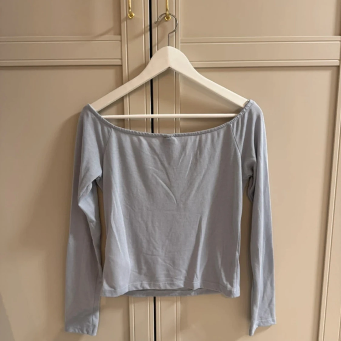 Ljusblå offshoulder långärmad topp - Gina tricot stl L - 2