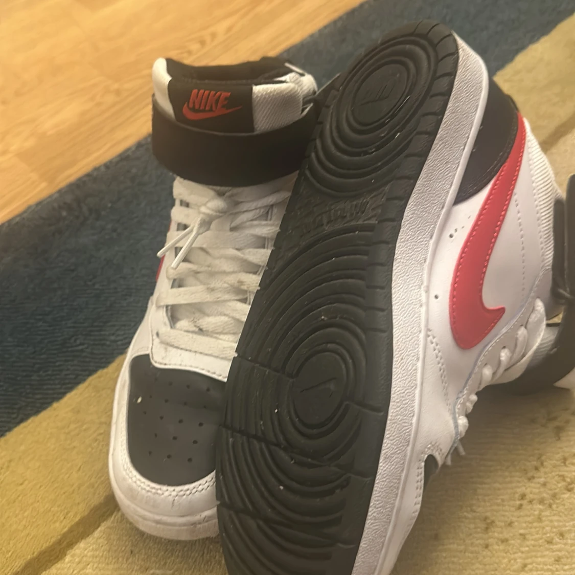 Nike Air Force 1 High vit/svart/röd - 2