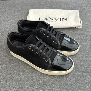 Lanvin Skor | 43 - Lanvin Dbb1 sneakers | Grymt skick | Storlek 8, passar 42-43 | Original dustbag ingår | INGA BYTEN | Fraktar spårbart eller möts upp i Täby 
