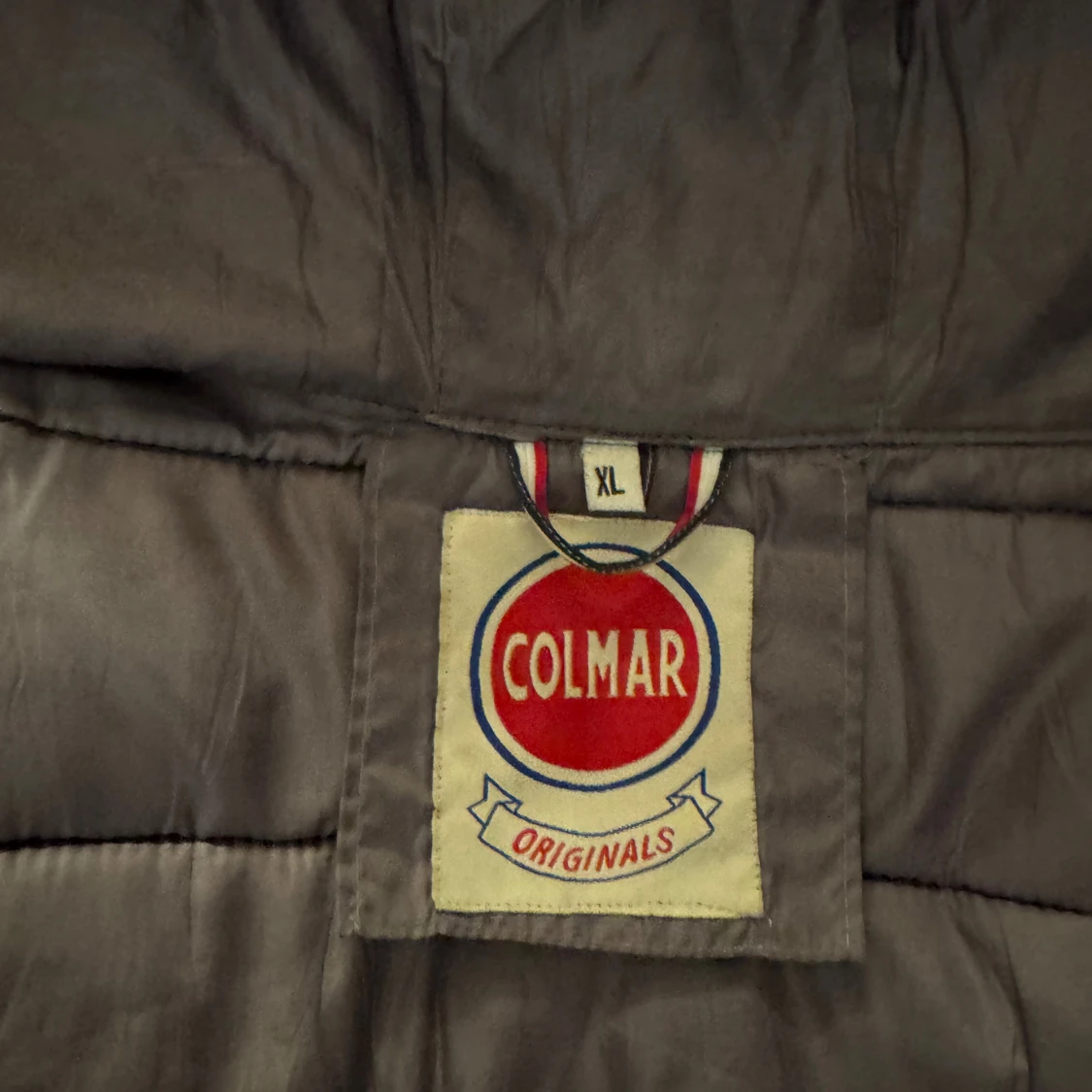 Mörkblå pufferjacka från Colmar - 3