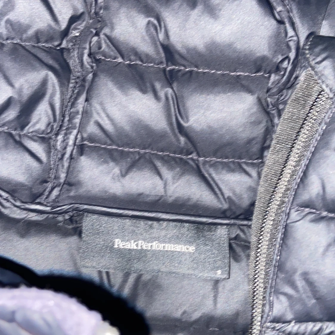 Svart dunjacka Peak Performance - 2