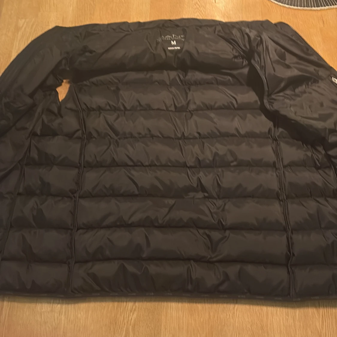 Svart dunväst från GANT, storlek M - 2