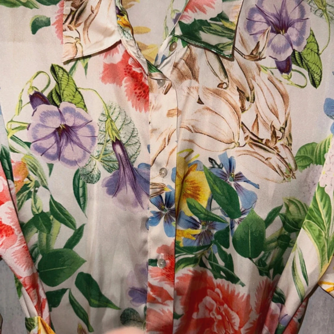 Blommig skjortklänning med bälte - 2