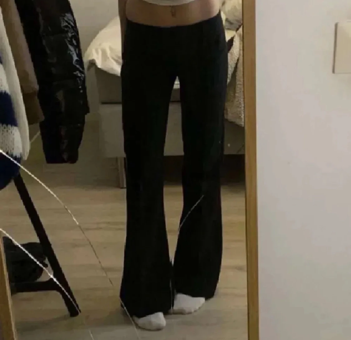 Svarta bootcut kostymbyxor - 1