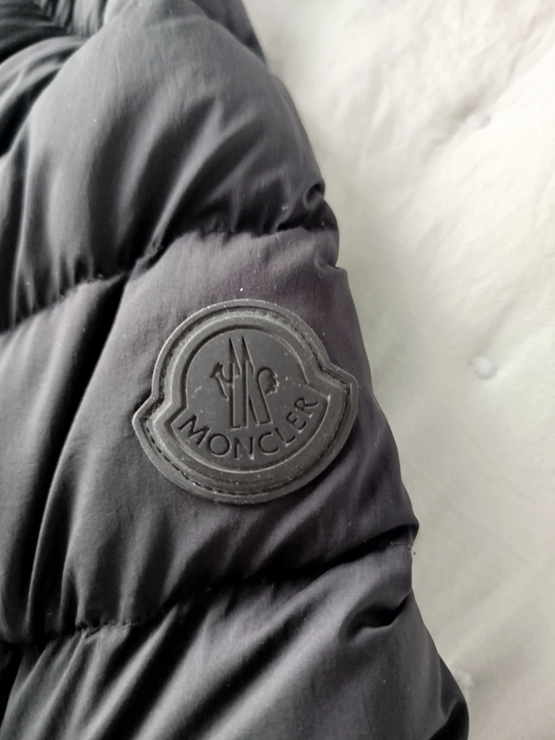 Svart Moncler pufferjacka med huva - 2