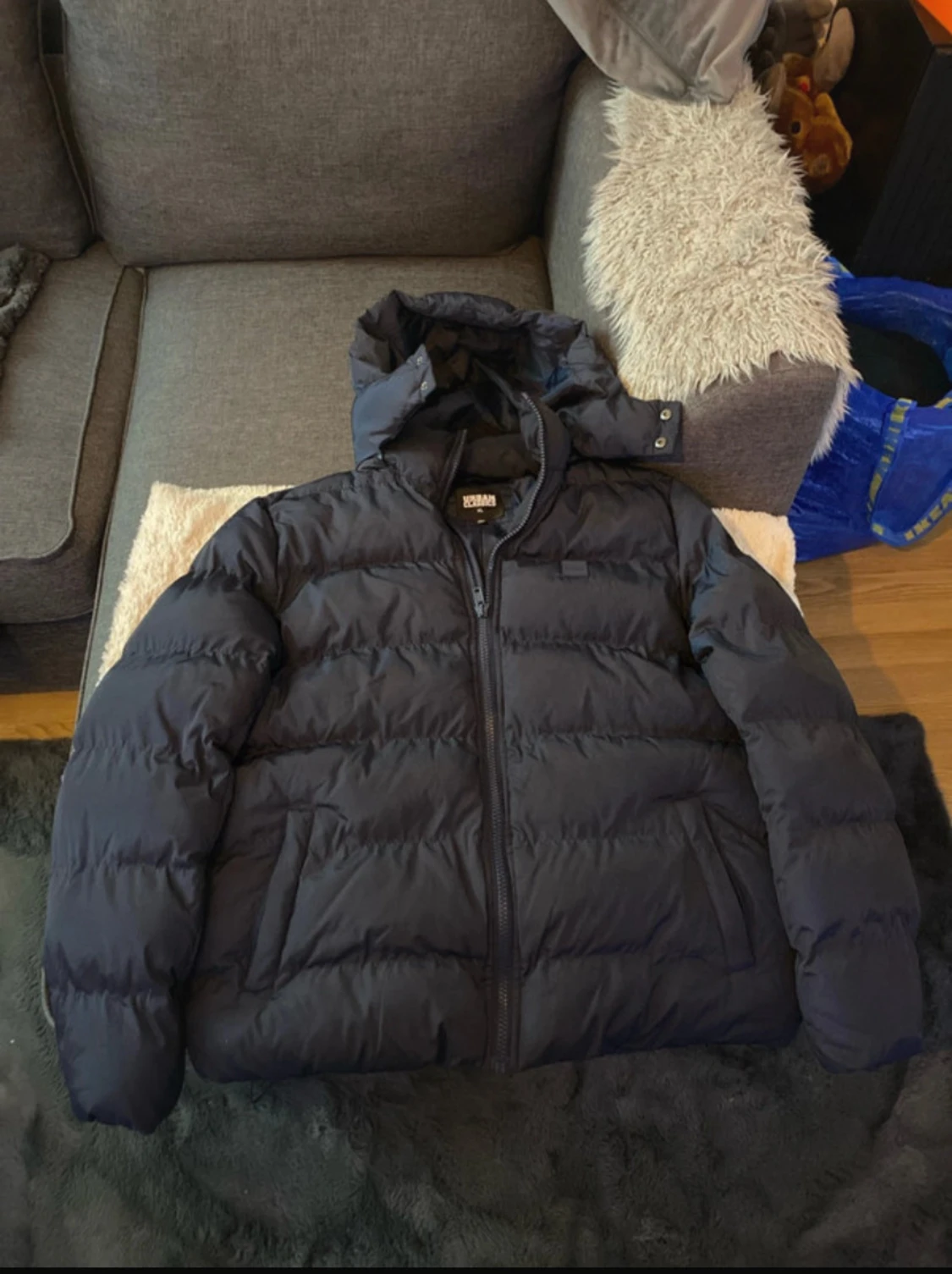 Mörkblå pufferjacka Urban Classics XL