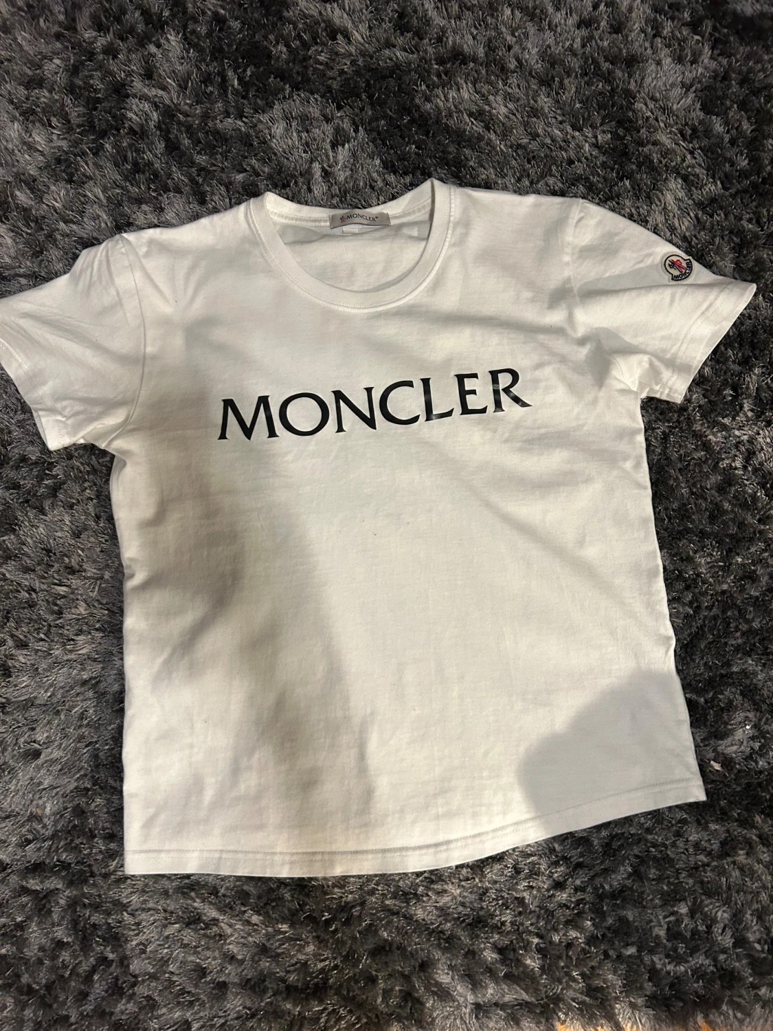 Vit Moncler t-shirt med logga