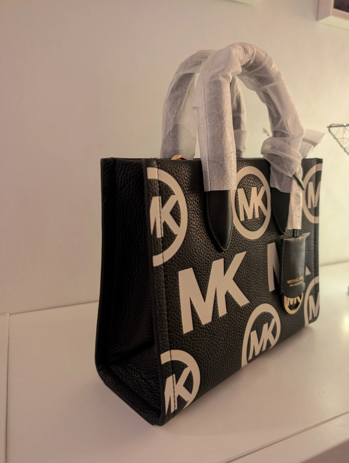 Svart handväska från Michael Kors - 1