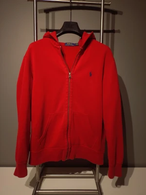 Ralph Lauren zip hoodie - Ralph lauren zip hoodie Size M Bra skick, saknar drawstring