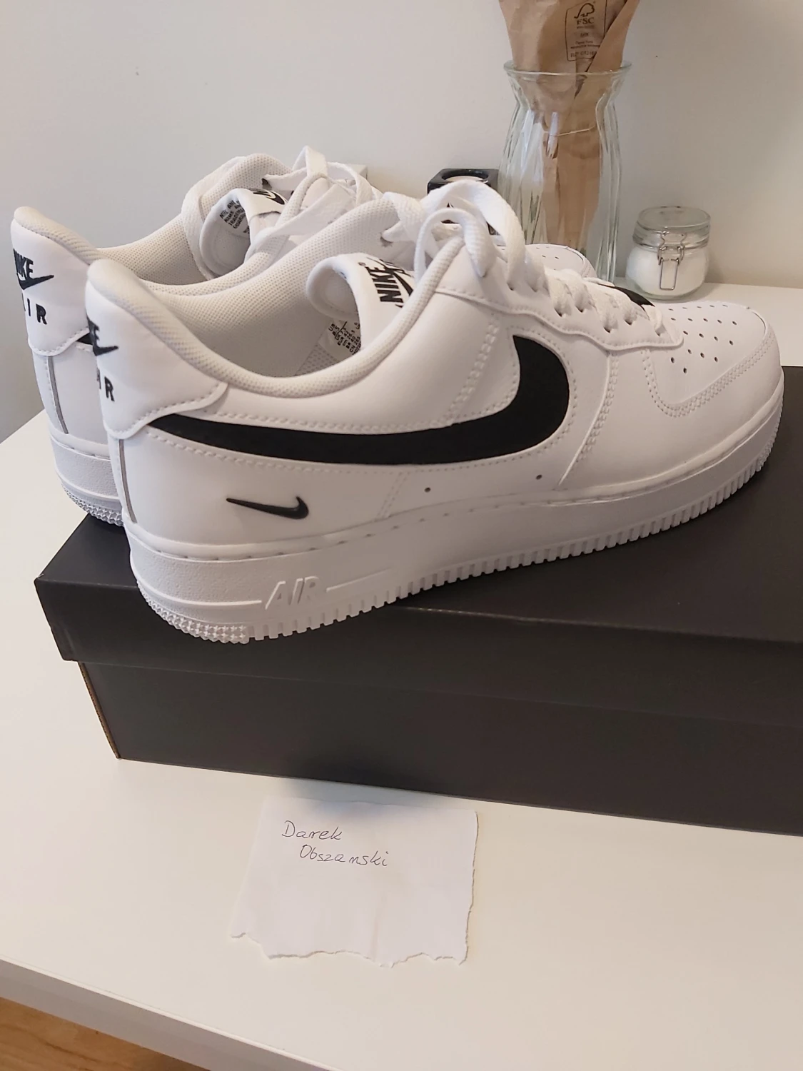 Nike Air Force 1 '07 LV8 vit/svart 42.5 - 5