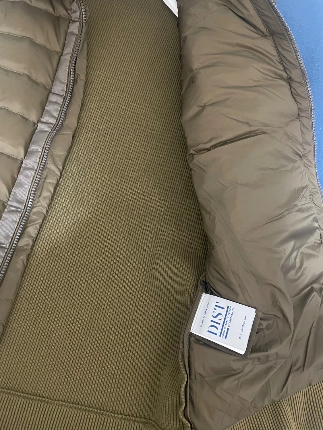 Olivgrön Moncler cardigan  - 1