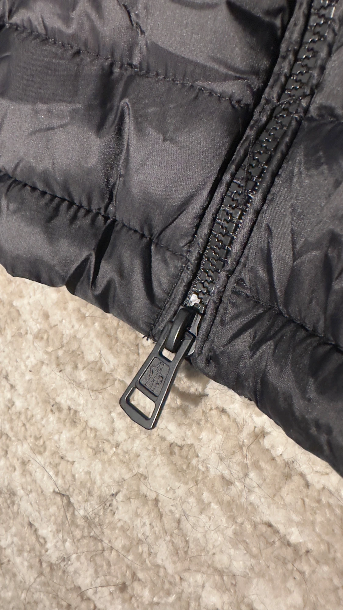 Svart Moncler pufferjacka med stickade ärmar - 2