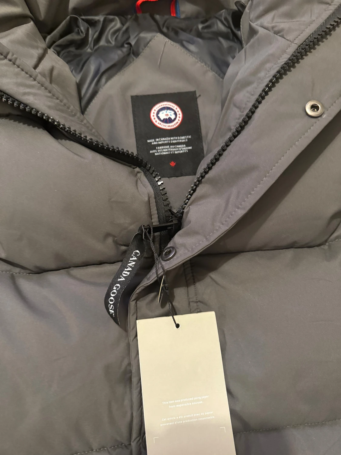 Grå pufferjacka från Canada Goose - 1