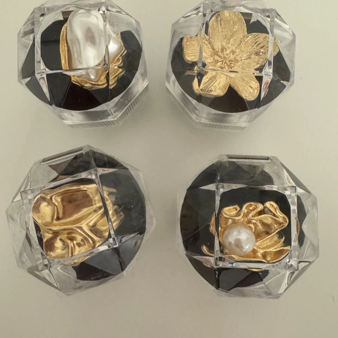 Nya Fyra chunky ringar med pärlor och blomma - 2