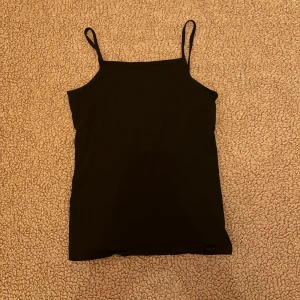 Linne - Säljer detta linne då den inte används. Inga defekter. Precis som ny. Vid frågor kontakta mig.