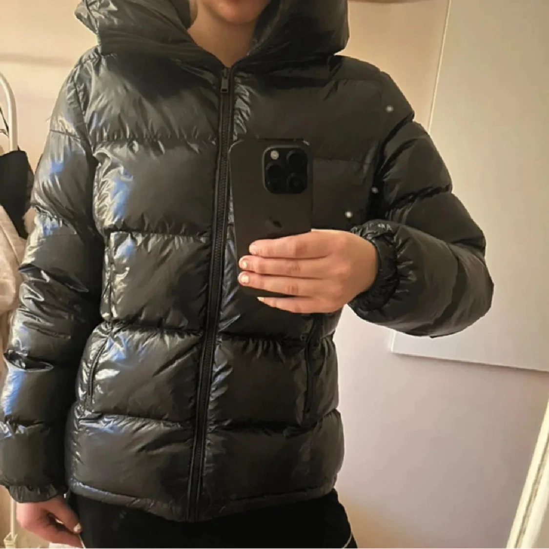 Svart pufferjacka från Everest