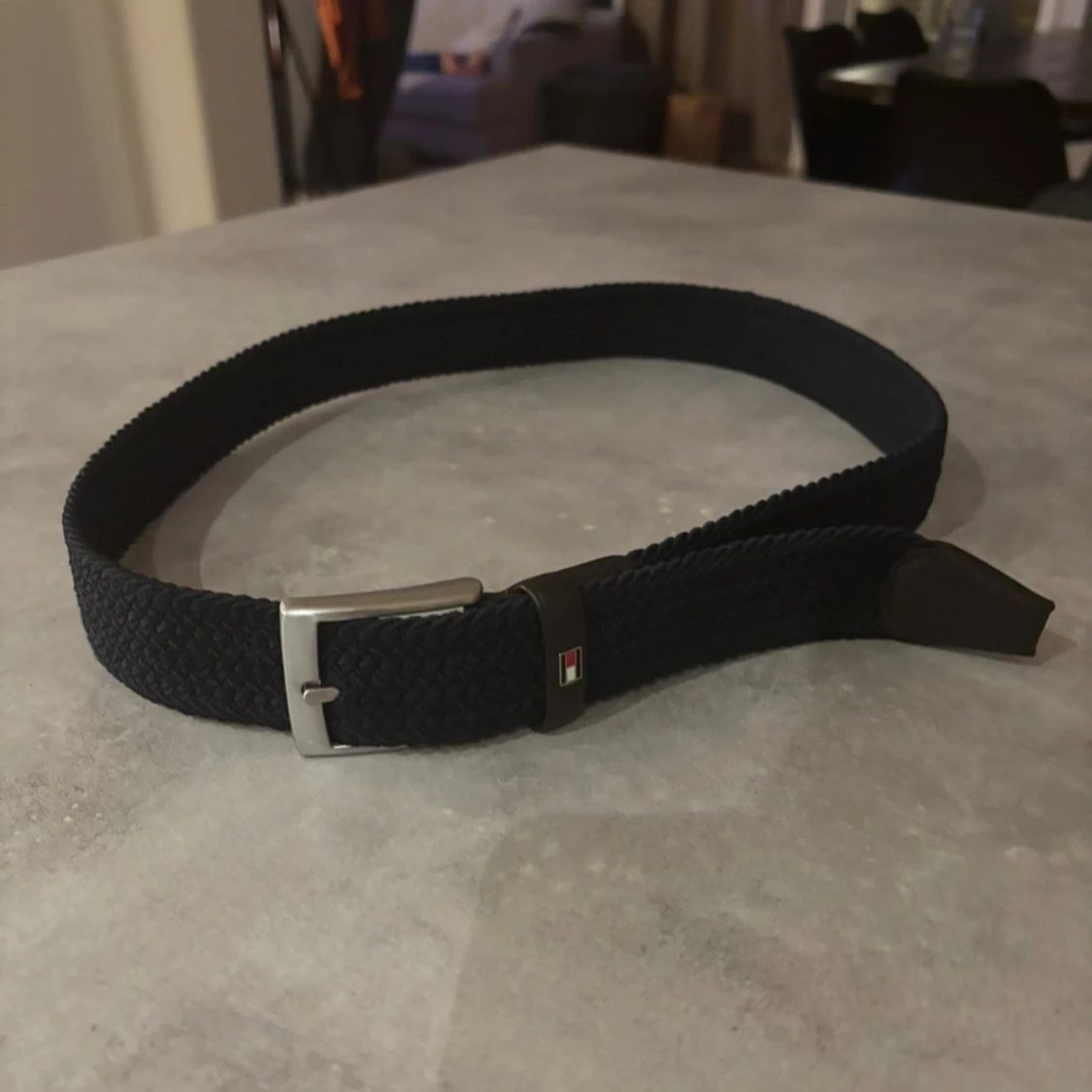 Mörk blå Tommy Hilfiger flätat bälte