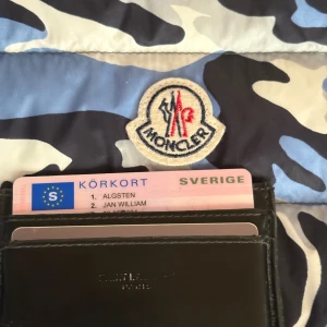 Moncler väst  - Moncler fint skick 