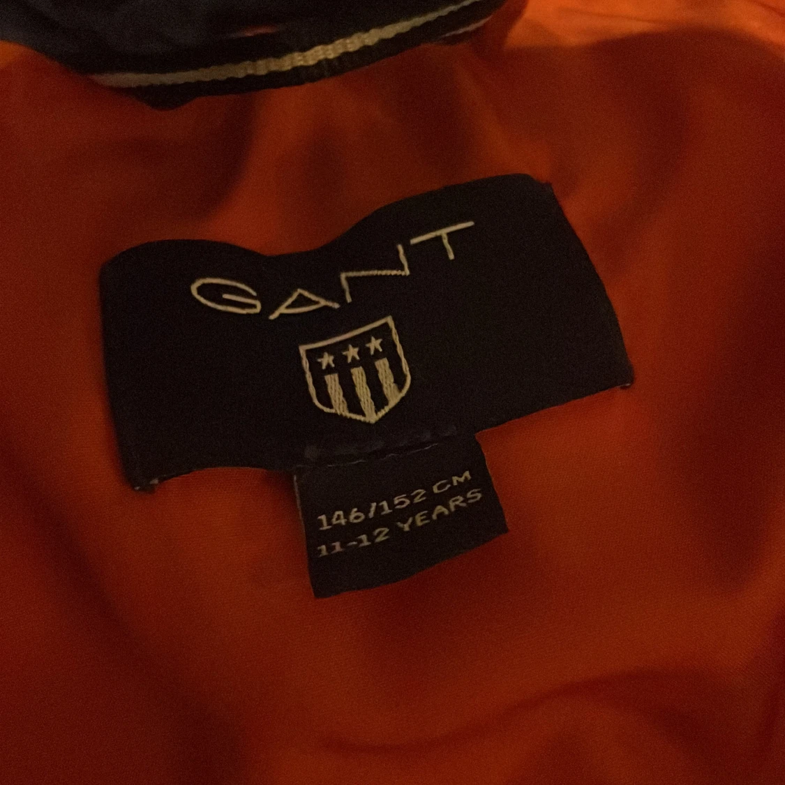 Mörkblå pufferjacka från Gant 146/152 - 1