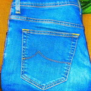 Jacob Cohën Jeans - Slim fit Jacob cohen jeans i storlek W30, stilrena och lätta att matcha! Jeansen är helt utan defekter, nästan nyskick🙌Tveka inte på frågor🤝