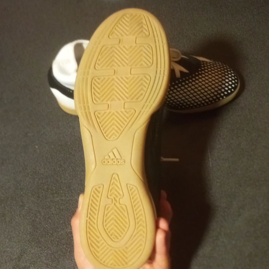 Adidas svartvita fotbollsskor - 2