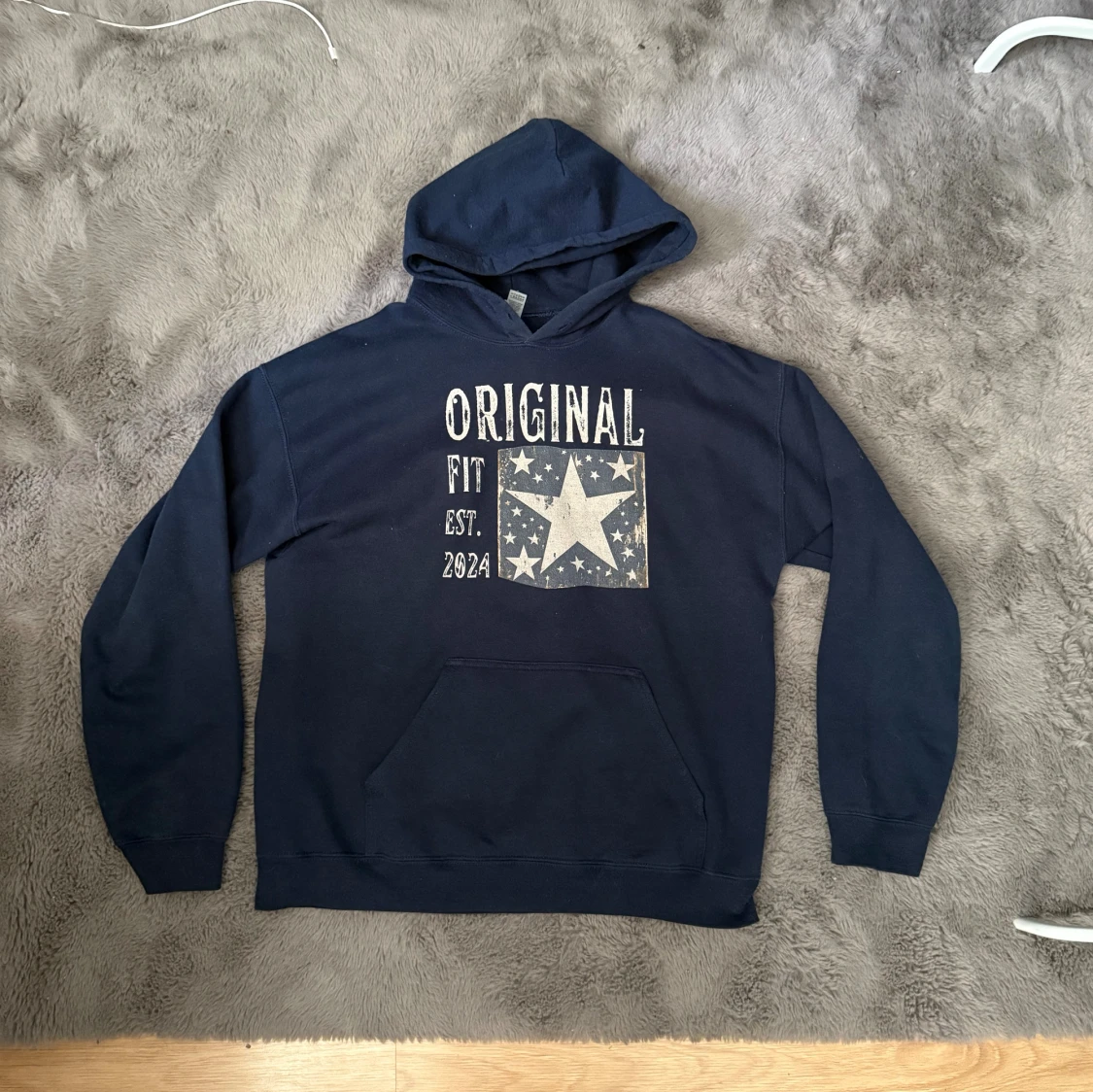 Mörkblå hoodie 