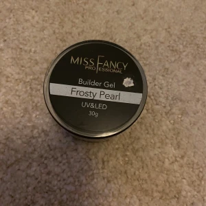 Frosty Pearl gelé - Gelé som är använt 2 gånger💗