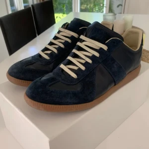 Maison Margiela GATS - Maison Margiela GATS || 9/10 skick🤩 || självklart äkta✅ || hör av dig vid minsta fundering så hjälper vi dig😃🙌