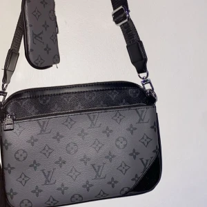 Letar du en sån fet väska varmt välkommen  - Letar du en sån fet väska som passar inför resor,sommar,vinter allt möjligt dejt varmt välkommen gör din beställning 