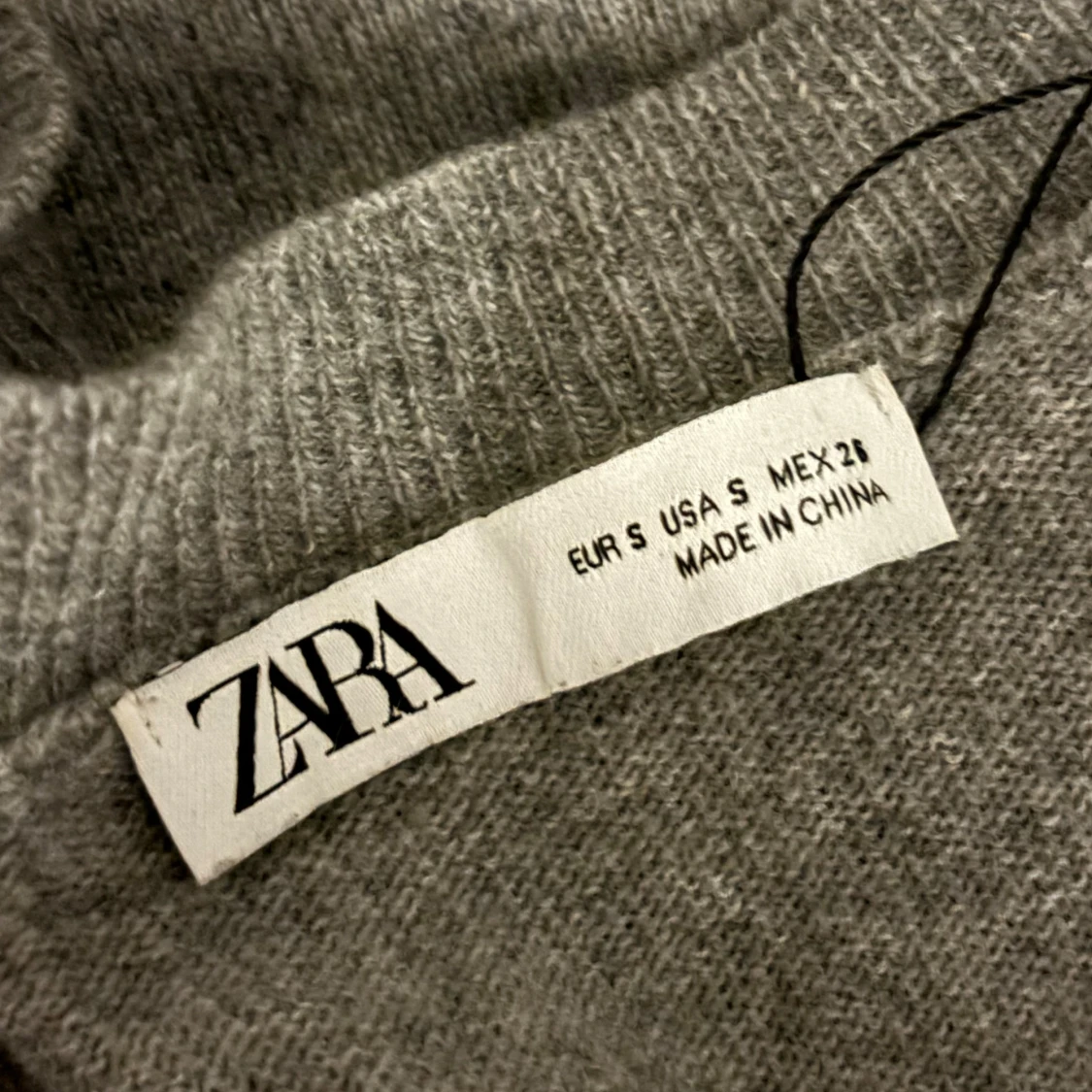 Grå oversized stickad tröja från Zara - 2