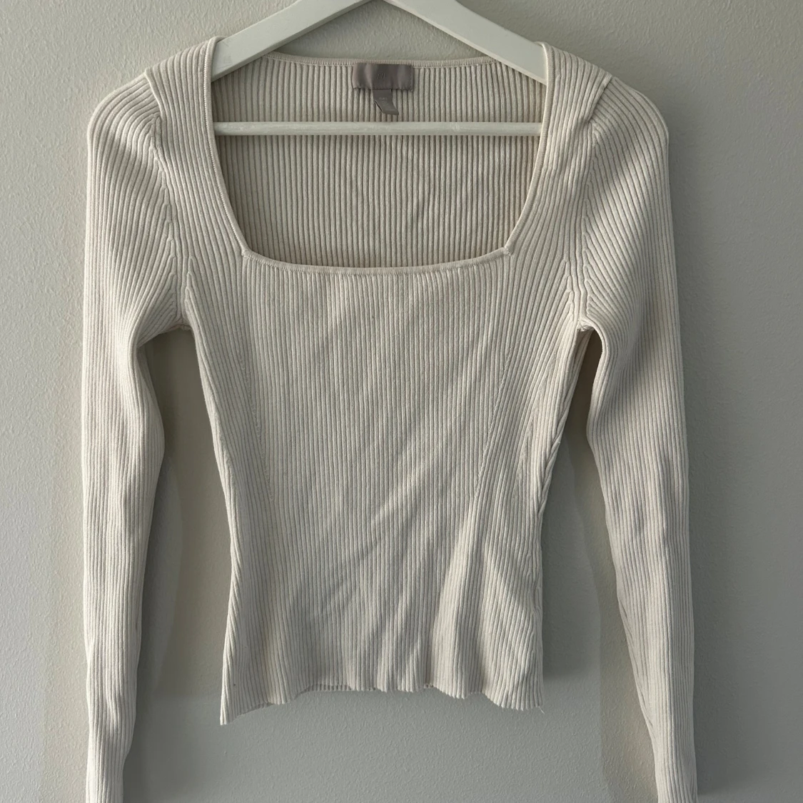 Vit ribbad långärmad topp från H&M - 2