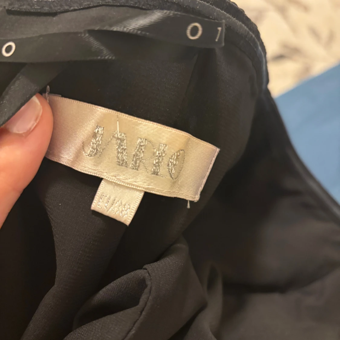 Svart långklänning från Jarlo - 1