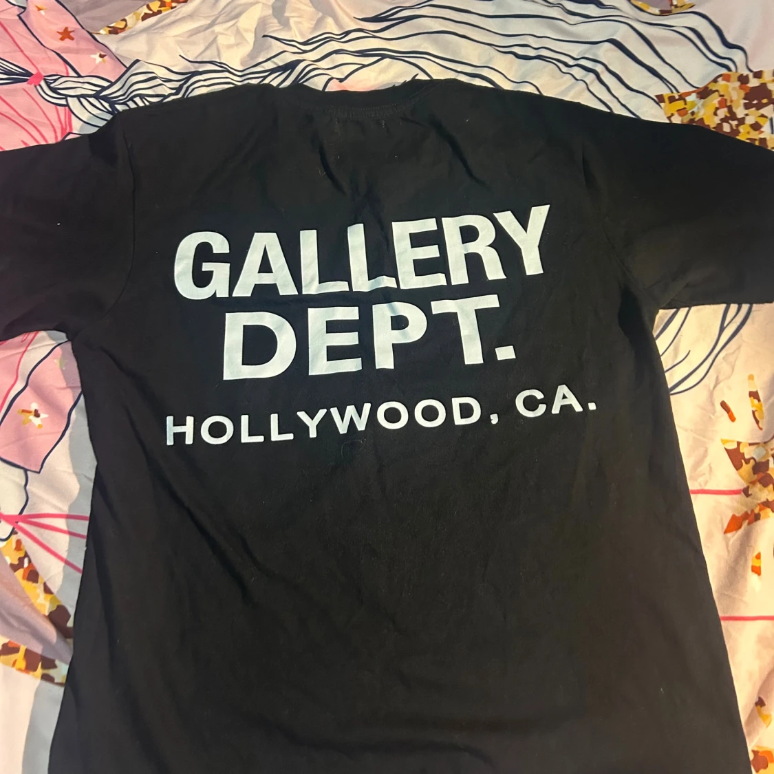 Svart Gallery Dept. t-shirt - 1