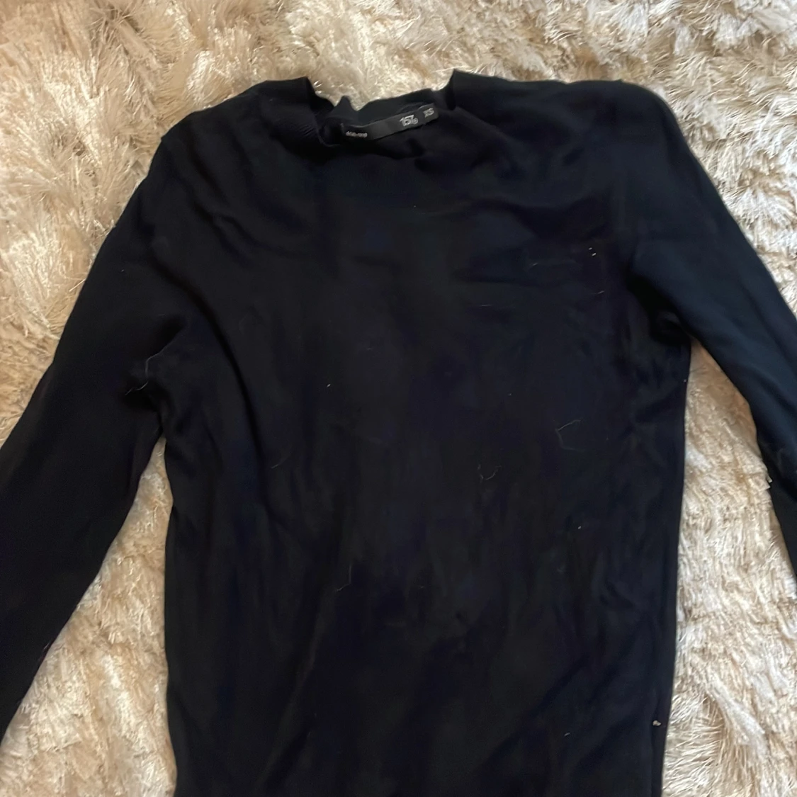 Svart långärmad stickad tröja - 1