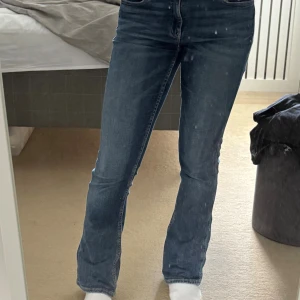 Bootcut Jeans Gina - Säljer dessa bootcut jeans från Gina Young. Storlek 158
