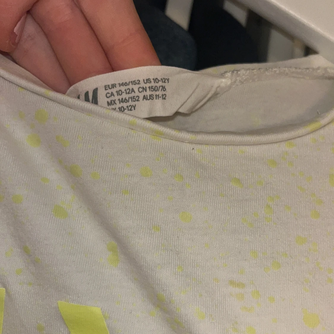 Vit & neon croppad t-shirt H&M🫰🏼 - 2