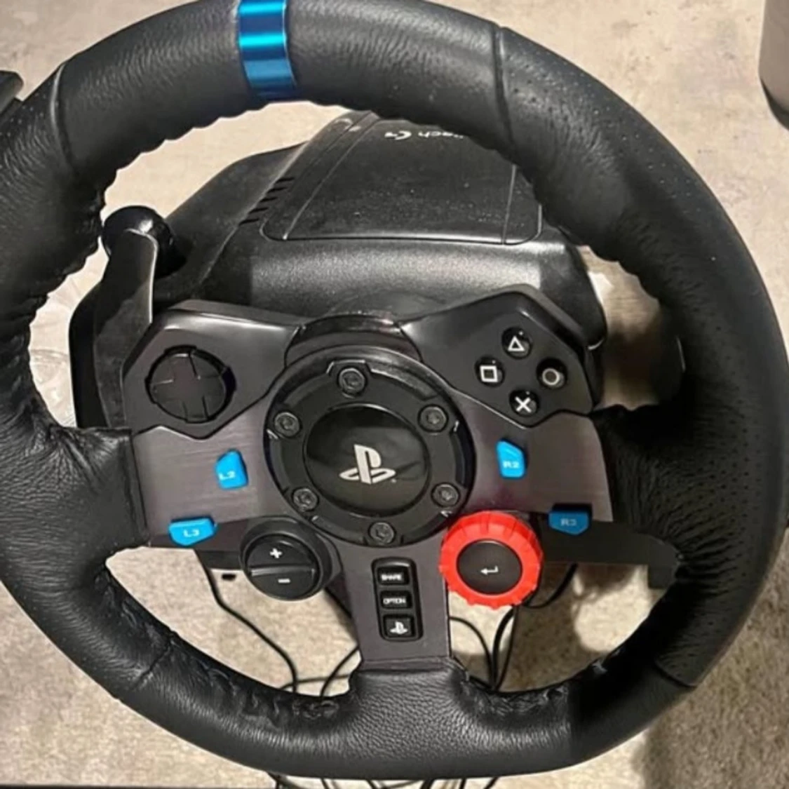 Logitech G29 Driving Force Racing Wheel & Pedals