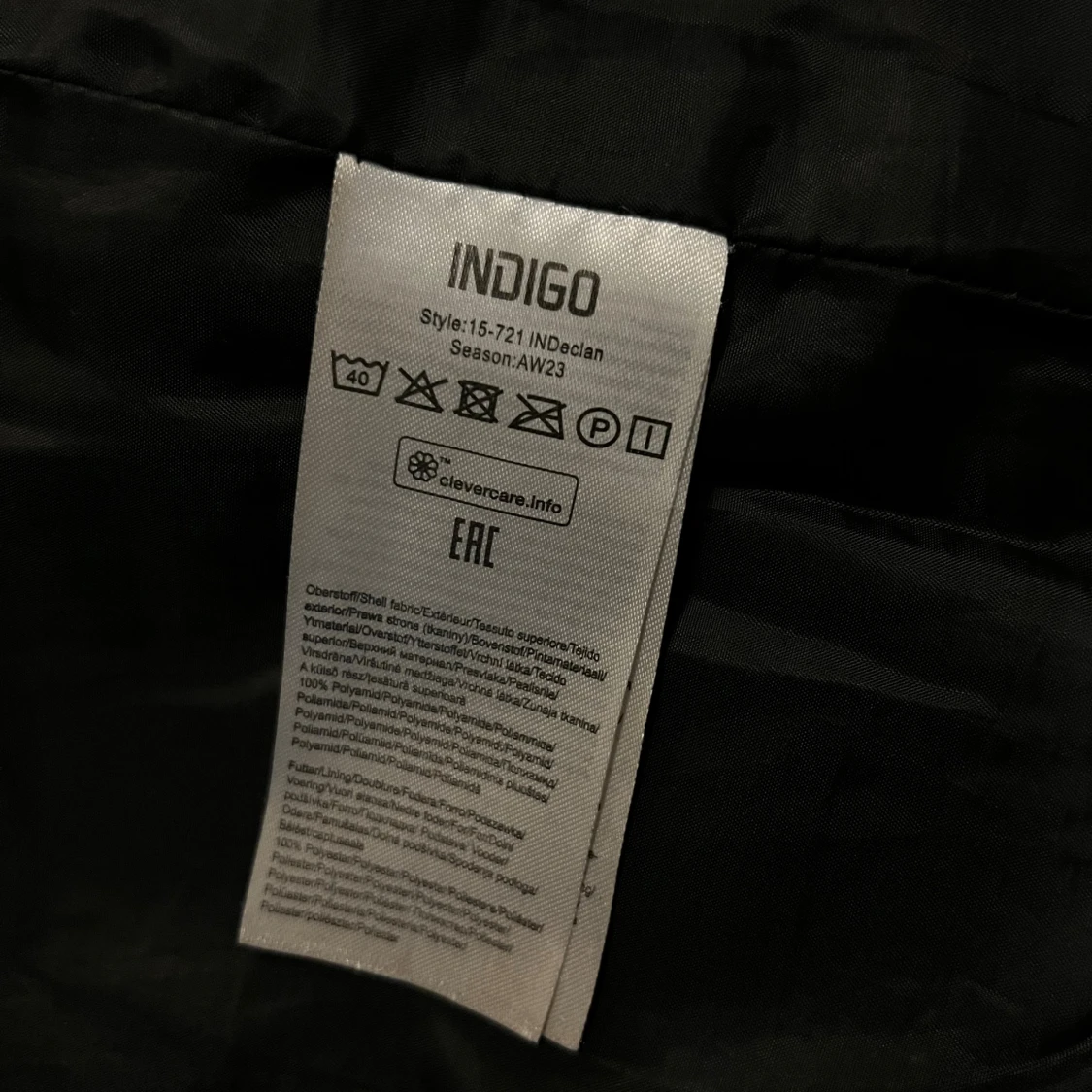 Svart pufferjacka från Indigo Jeanscode - 2