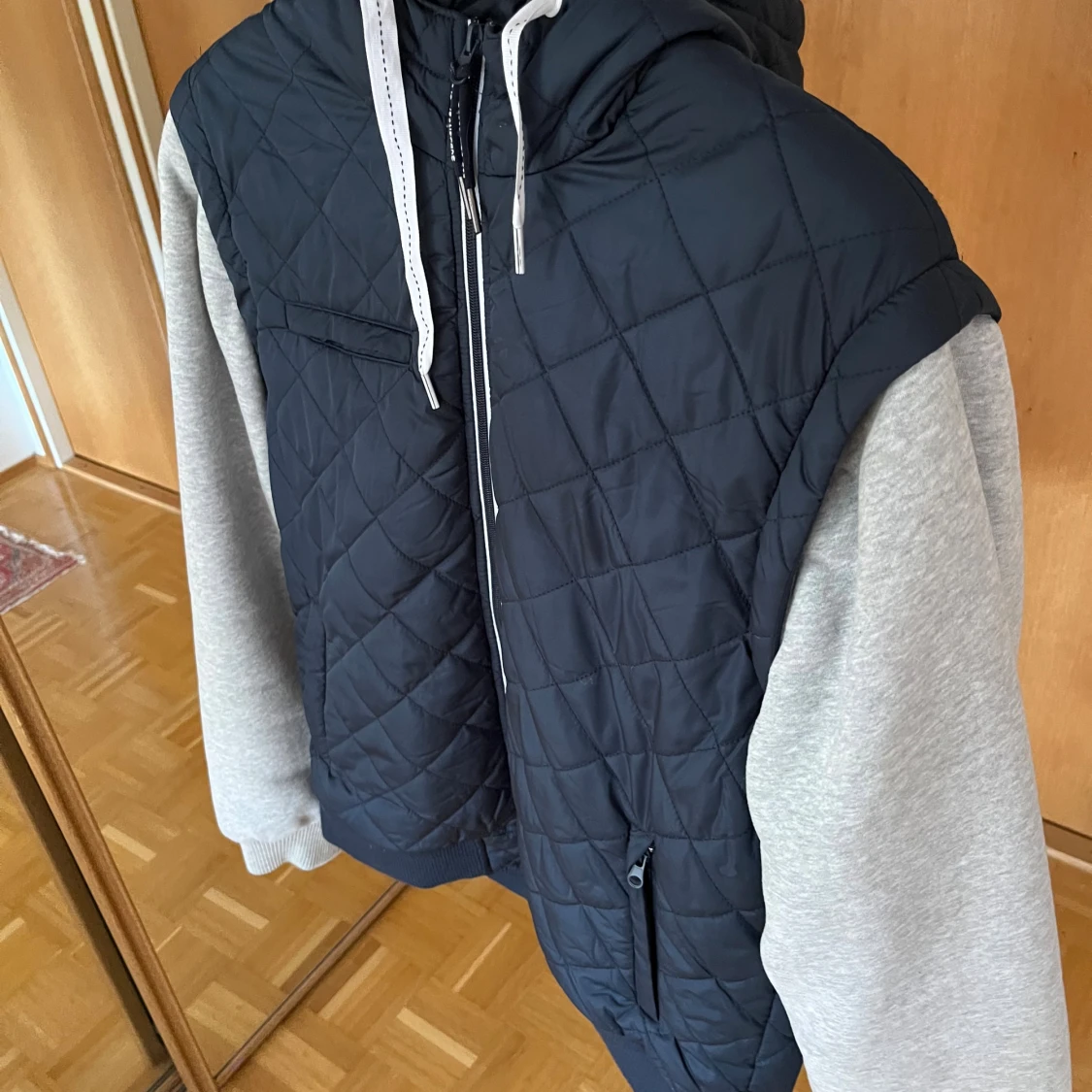 Quiltad bomberjacka från Indigo XL - 2