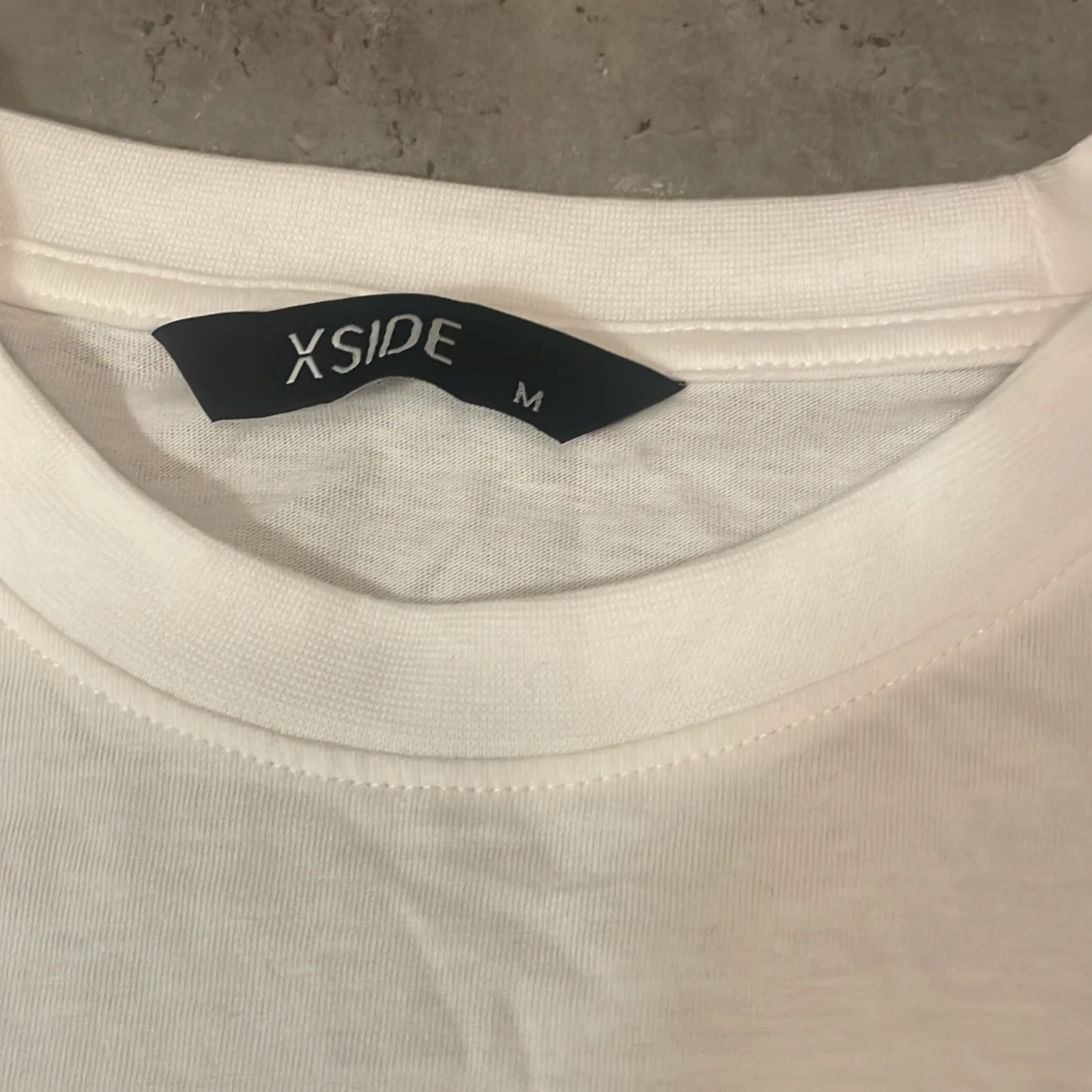 Vit t-shirt med citymotiv från Xside - 2