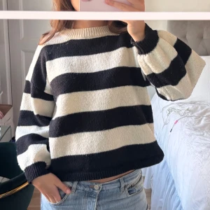 Stickad tröja!  - Snygg randig stickad tröja 