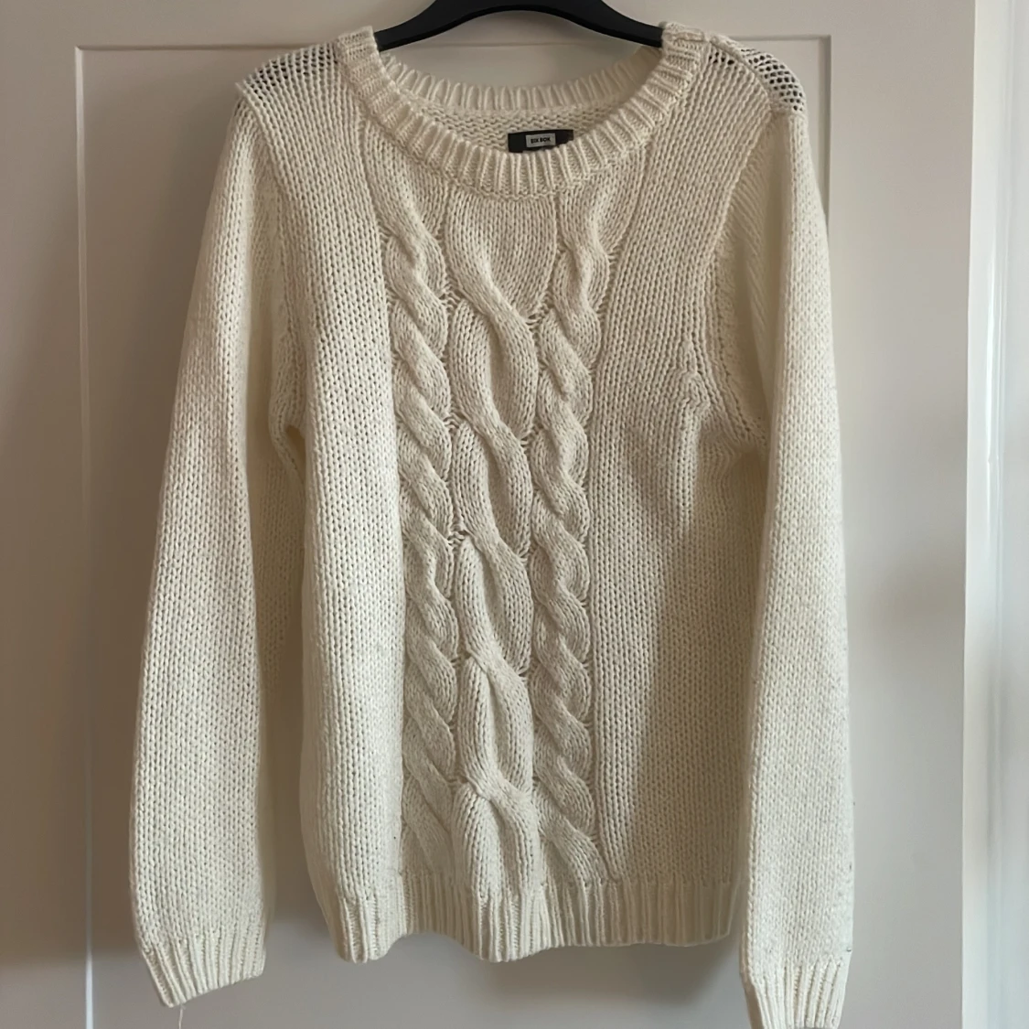 Vit stickad tröja från Bik Bok