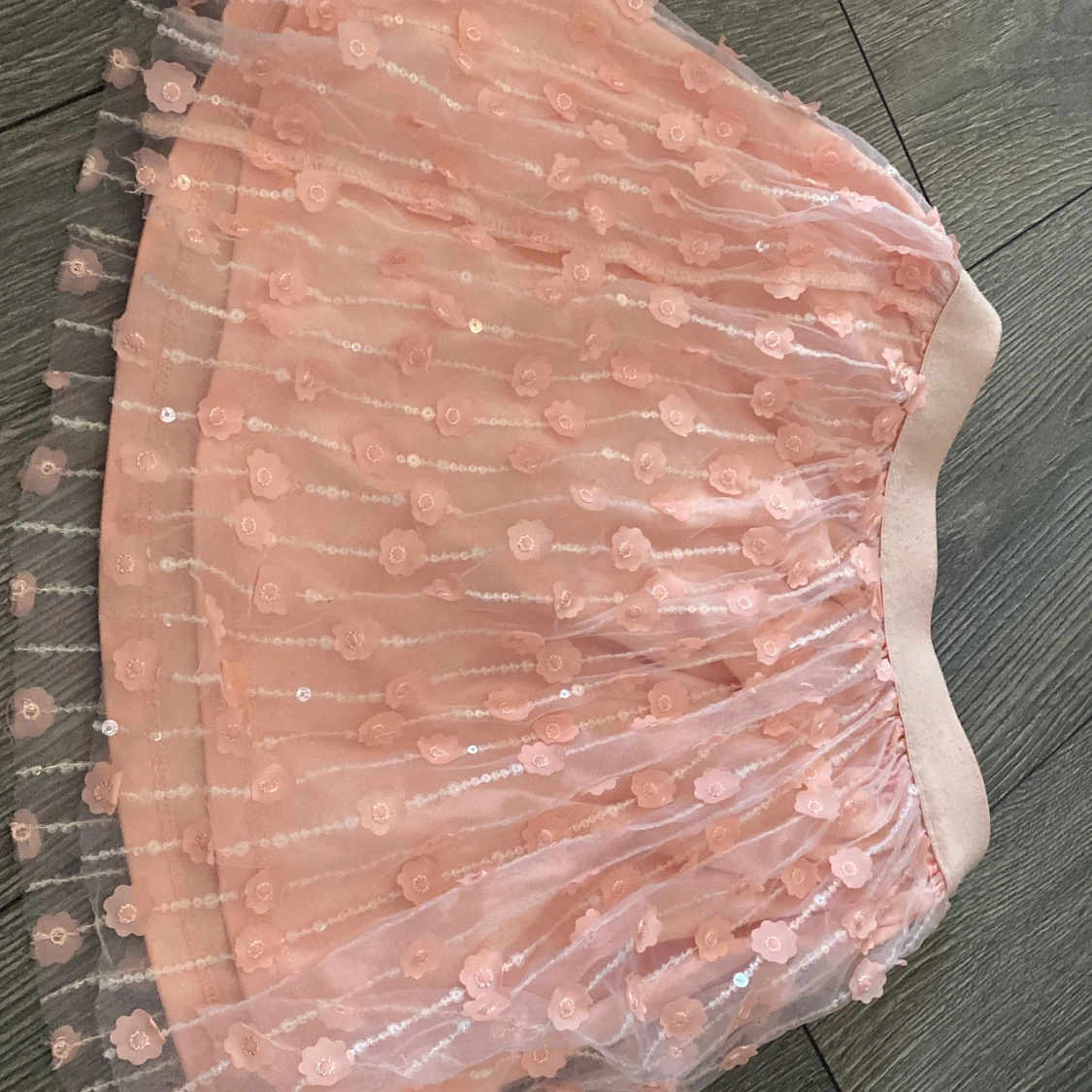 Rosa blommig kortkjol från WE