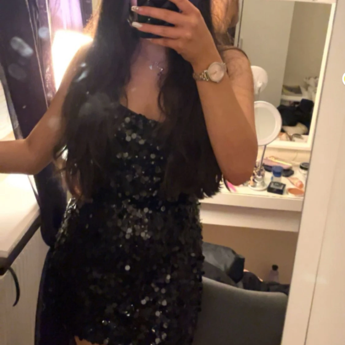 Svart glittrig kort klänning