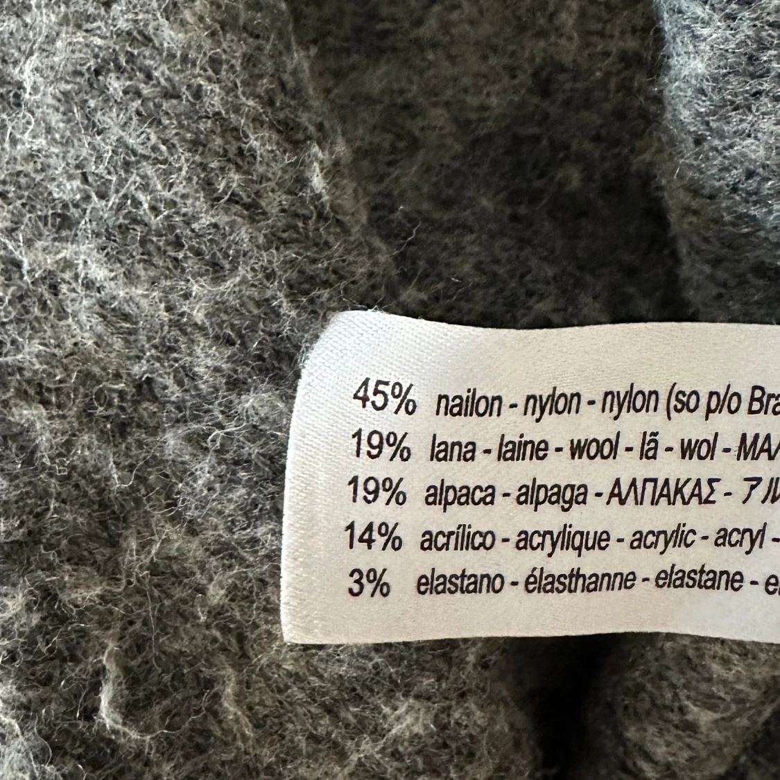 Mörkgrå stickad tröja  - 1