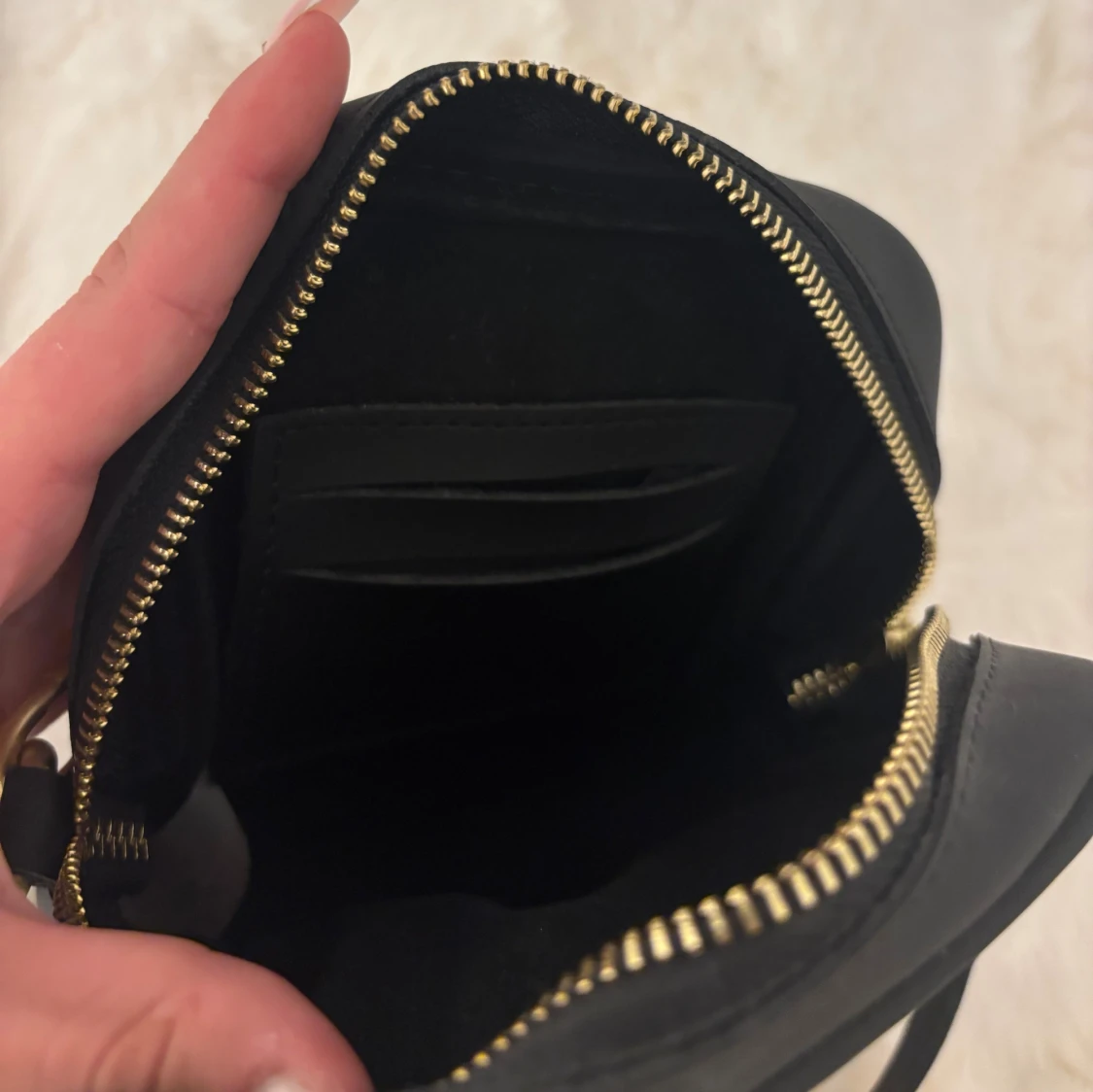 Svart axelväska från Juicy Couture - 3