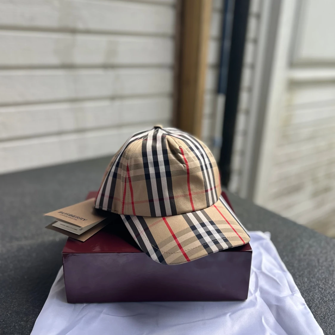 Burberry rutig keps i bomull