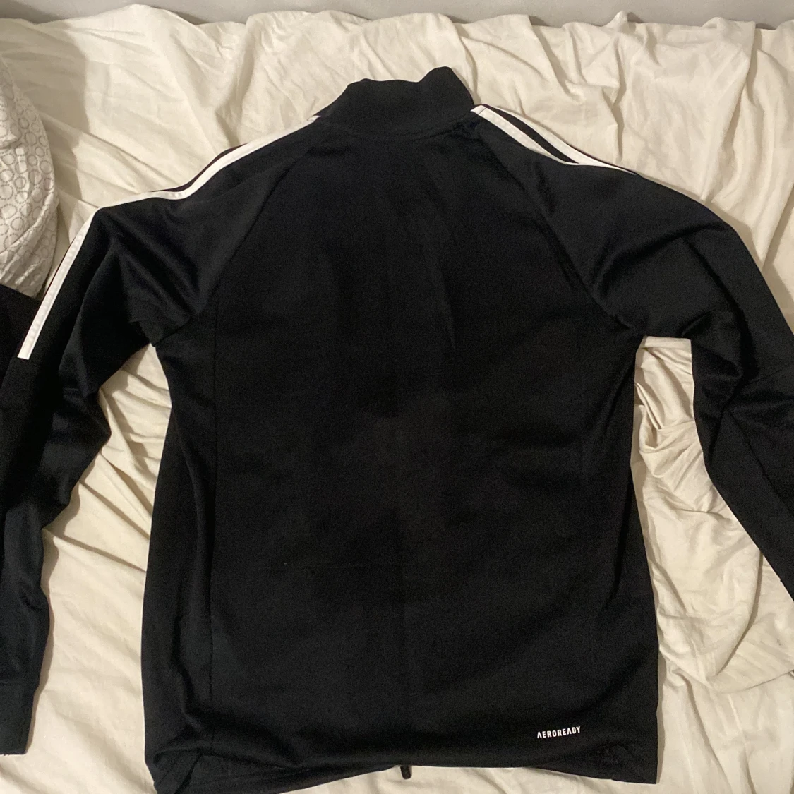 Svart Adidas track jacket med vita ränder - 1