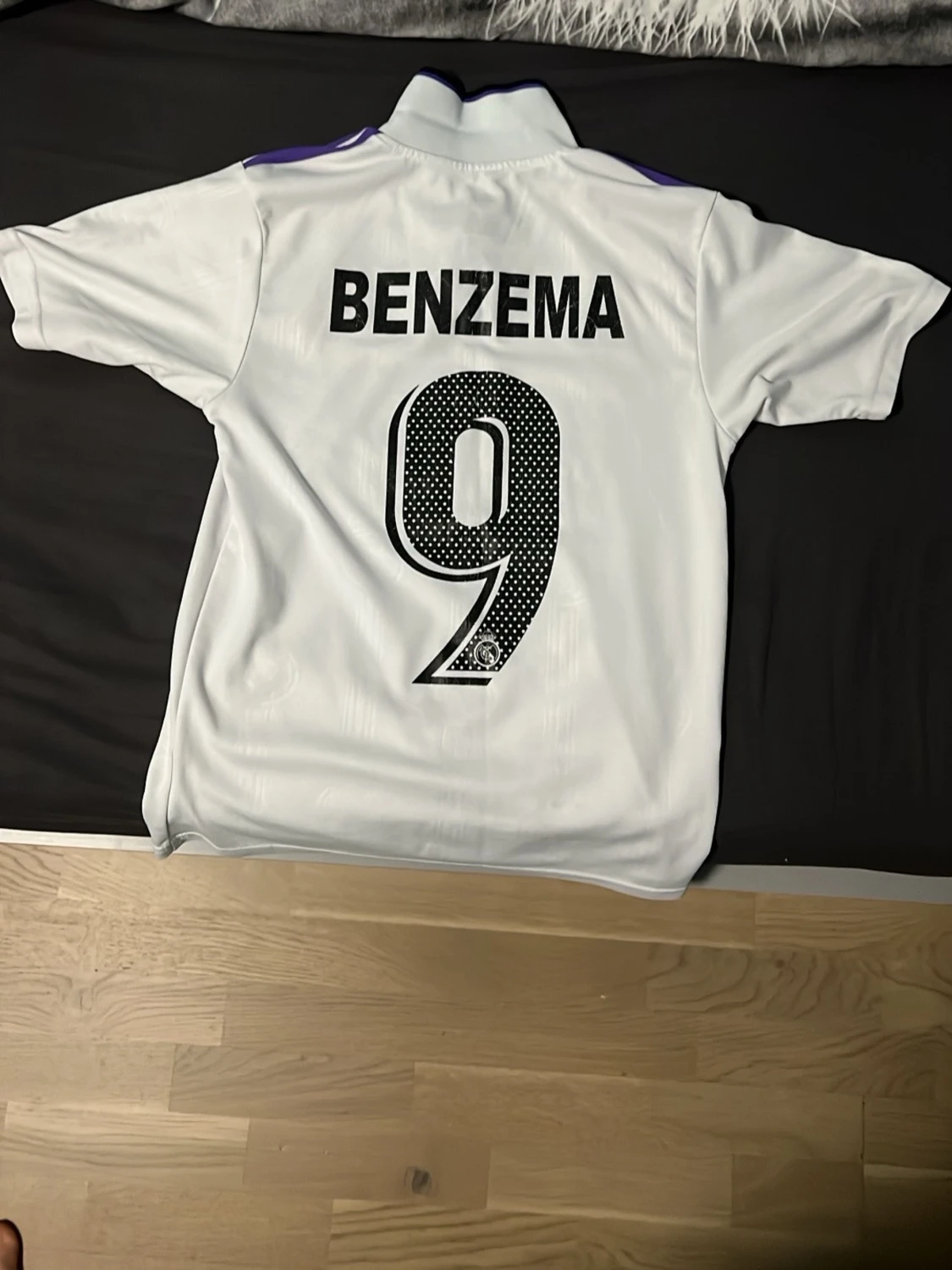 Ingen sko på bilden - 1