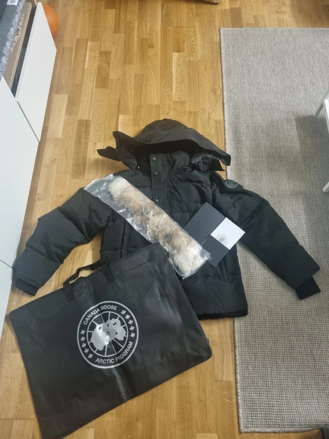 Canada Goose Wyndham Svart Black Label Ny